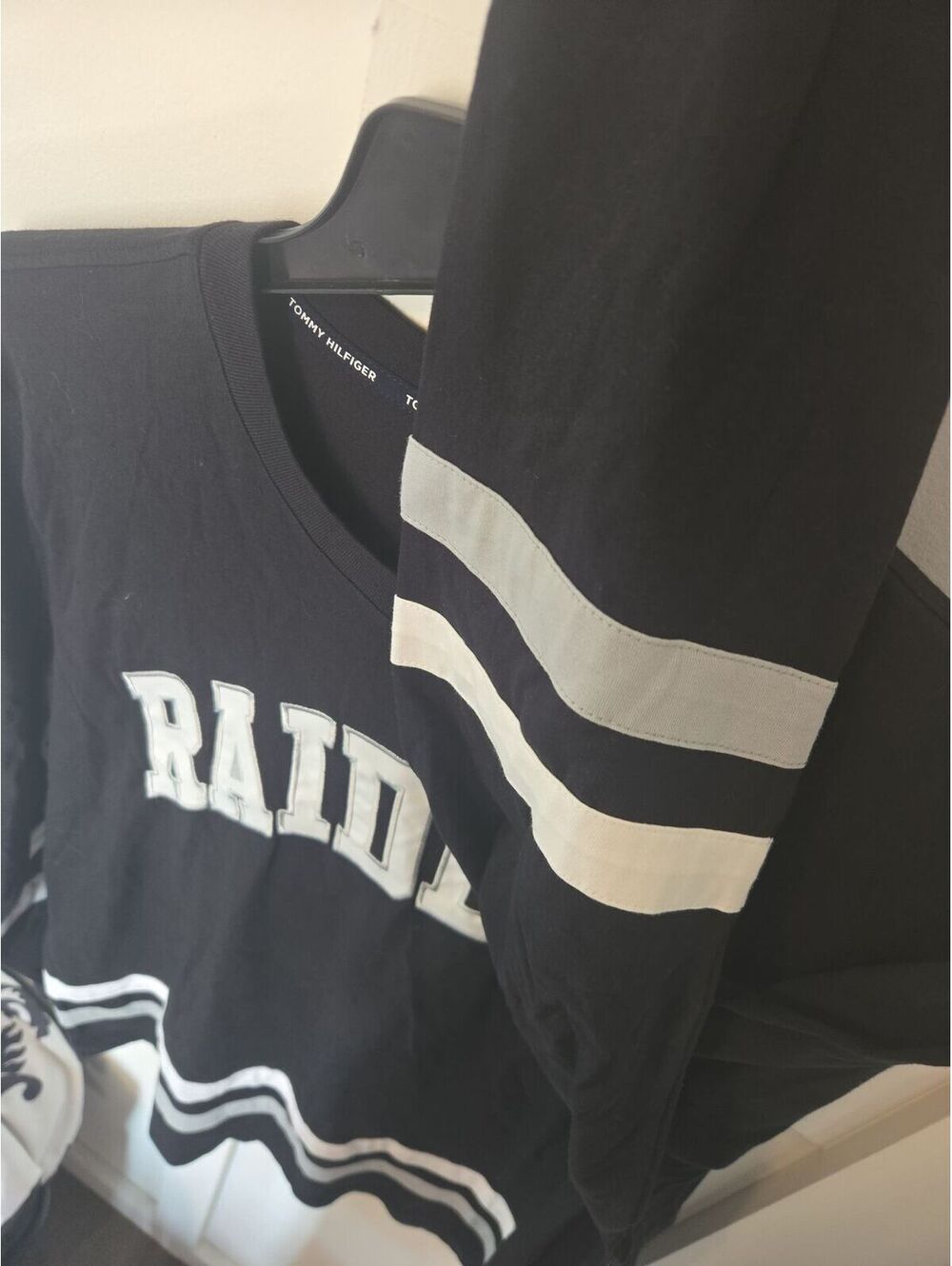 Tommy Hilfiger x NFL Las Vegas Raiders Long Sleeve Graphic Shirt Size XL - Picture 6 of 7